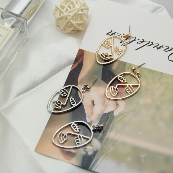 Picasso Art Portrait Drop Earrings - Picture 4 of 4